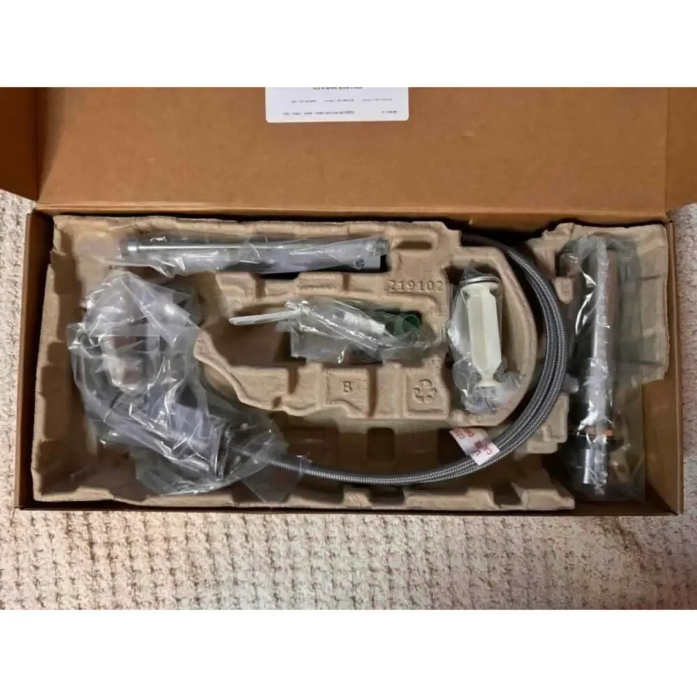 Moen L45711 Chateau Chrome 1 Handle Bathroom Faucet w Drain Open Box